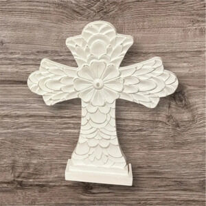 New in package Faith Wooden cross 
❤️